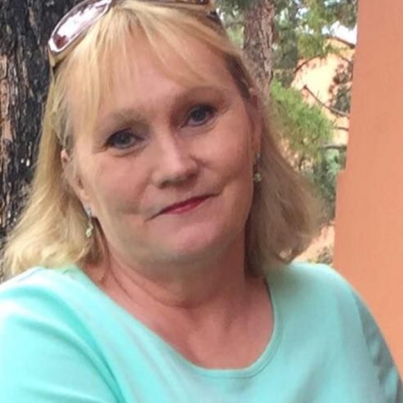 Meet your Posher, Sandi - Picture 3 of 3